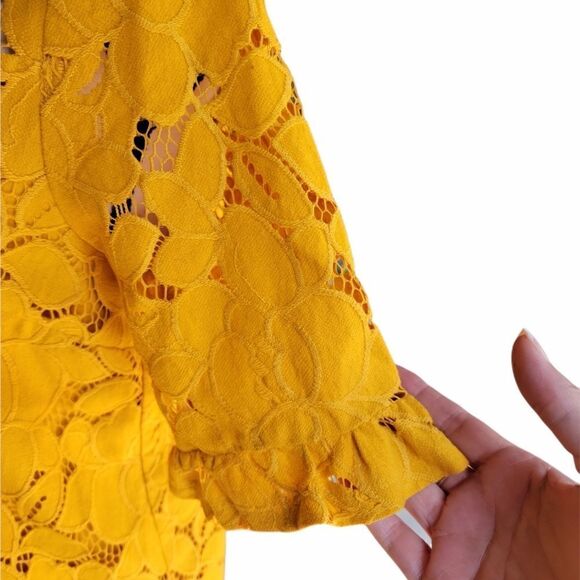 Monteau Floral Cutout Design NWOT. Size L. - Picture 3 of 8